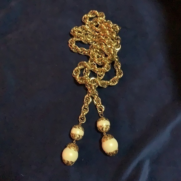 Jewelry - HEIRLOOM VINTAGE STUNNER